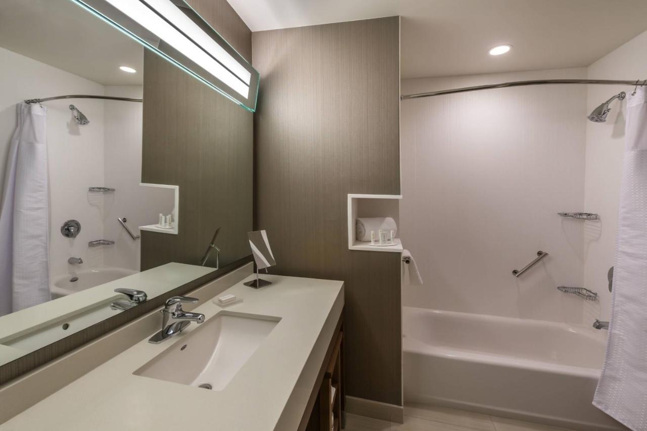 Courtyard By Marriott Reno Downtown/Riverfront Bagian luar foto