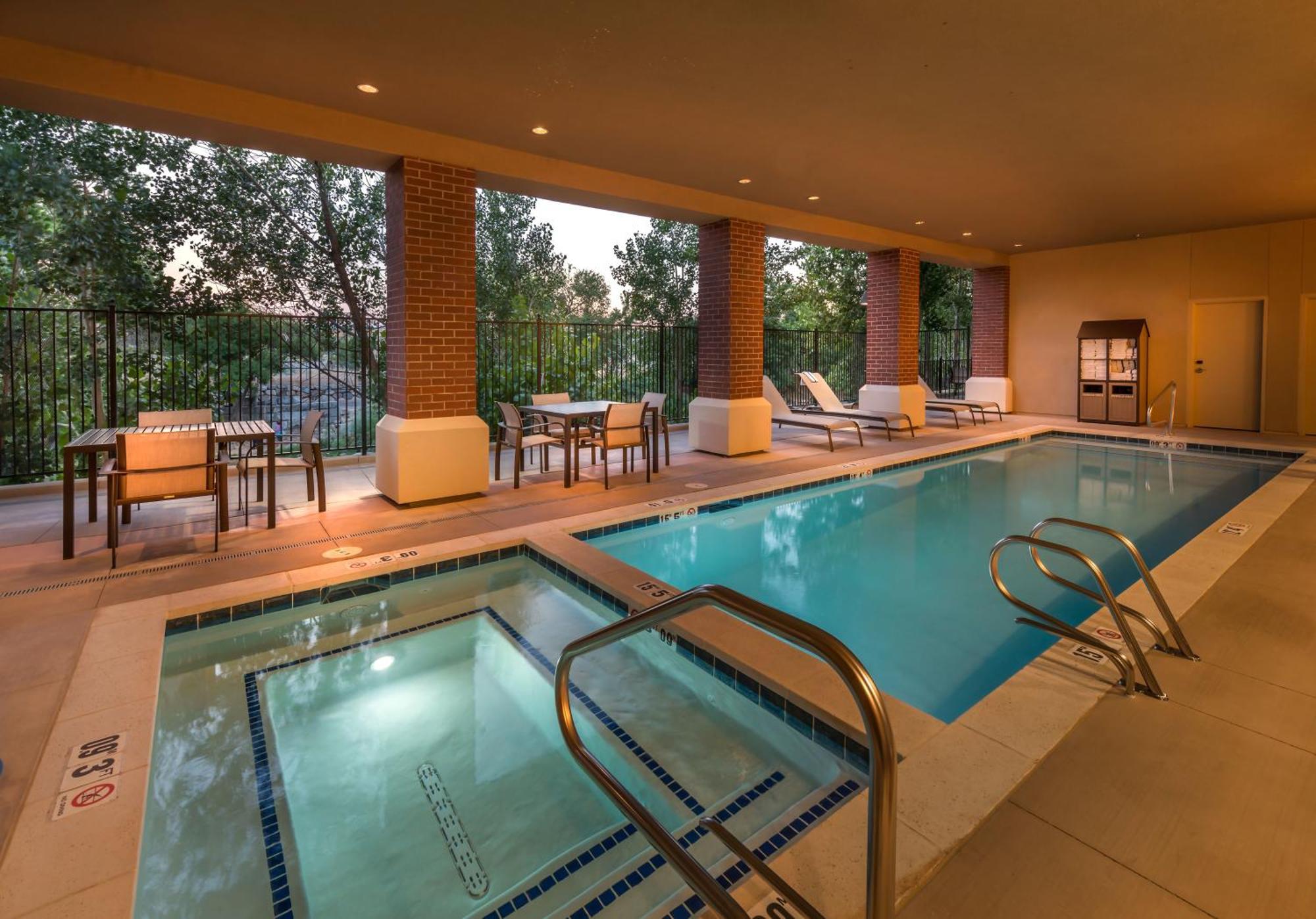 Courtyard By Marriott Reno Downtown/Riverfront Bagian luar foto