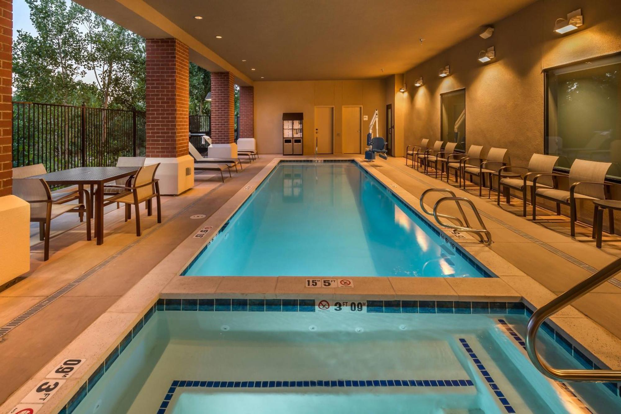 Courtyard By Marriott Reno Downtown/Riverfront Bagian luar foto