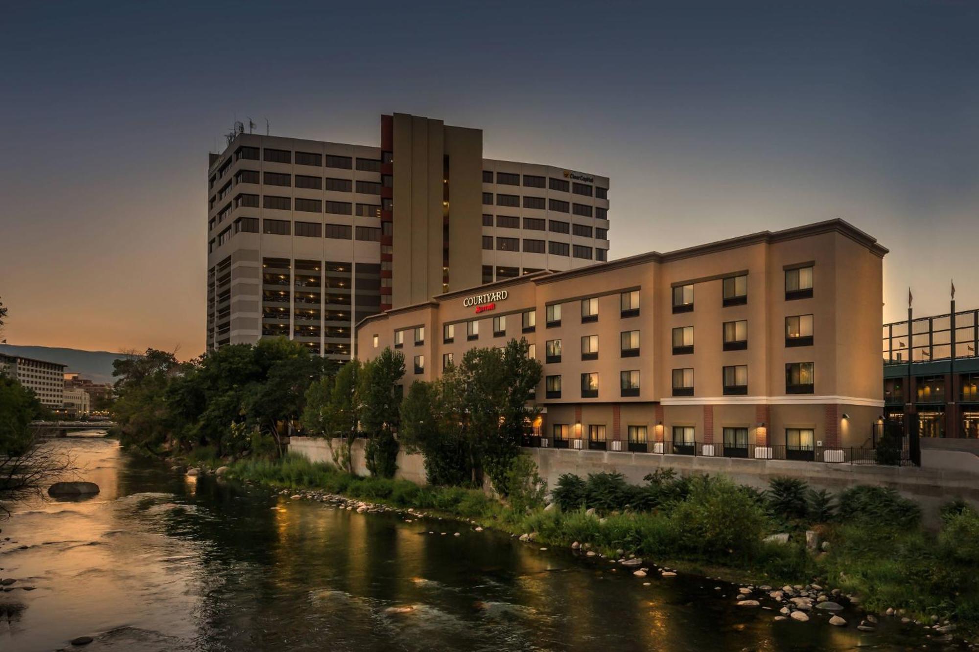 Courtyard By Marriott Reno Downtown/Riverfront Bagian luar foto
