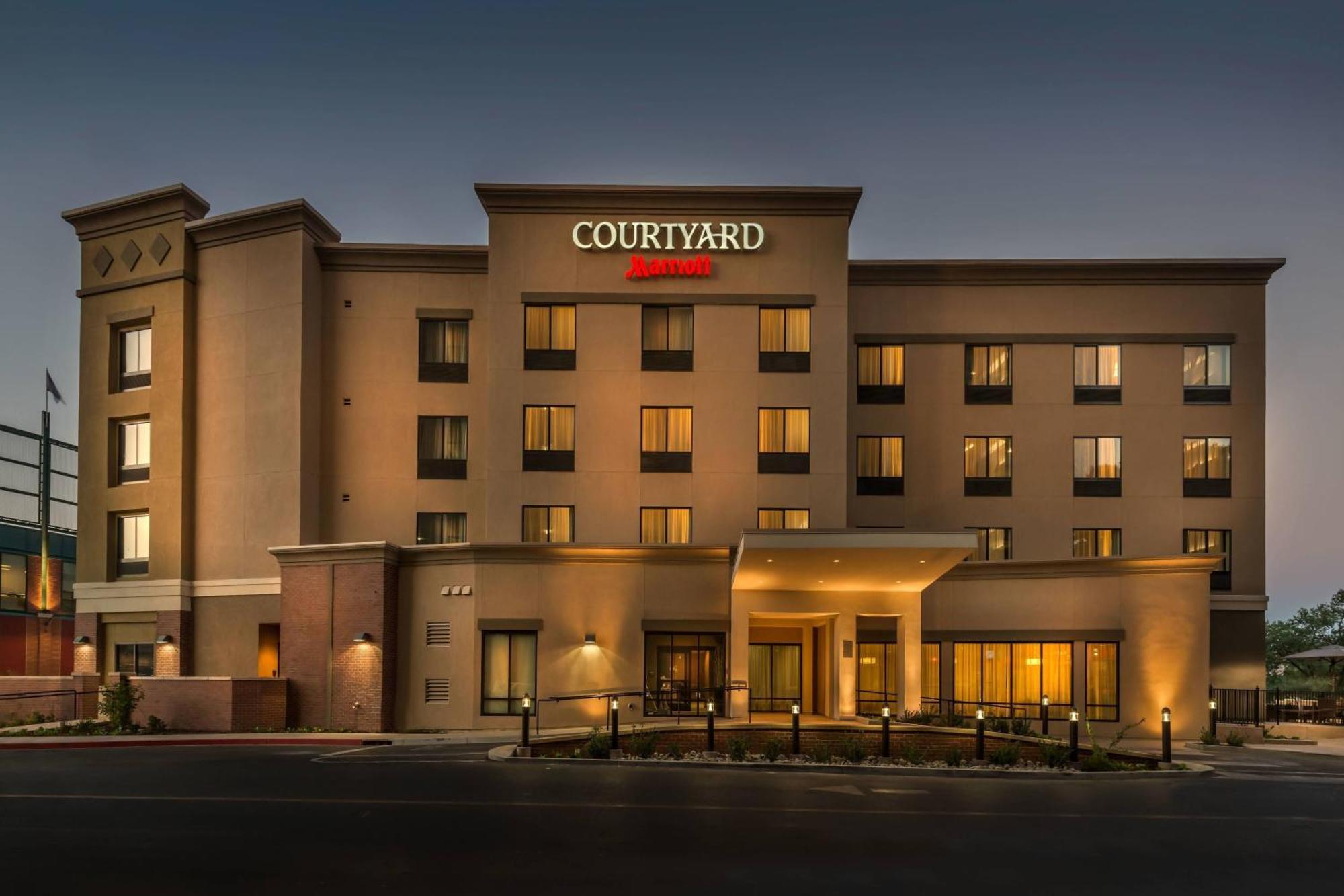 Courtyard By Marriott Reno Downtown/Riverfront Bagian luar foto